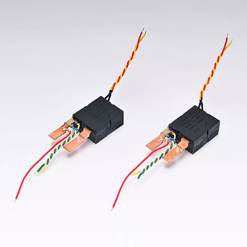 Tek Fazlı 2P Ray Tipi Sol Giriş Sağ Çıkış Kilitleme Rölesi Tek Fazlı 2P Ray Tipi Sol Giriş Sağ Çıkış Kilitleme Rölesi